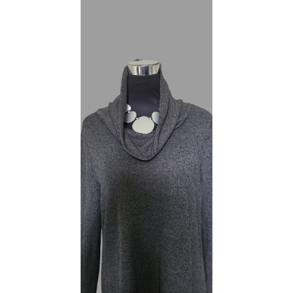 CREATION Grey Tunic TopWith Cowl Neck Size Small NWT - Picture 4 of 5